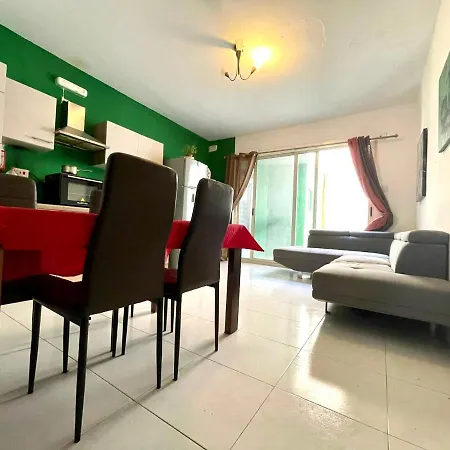 Pensión Room 5- Private Room With Ac Wifi And A Shared Bathroom