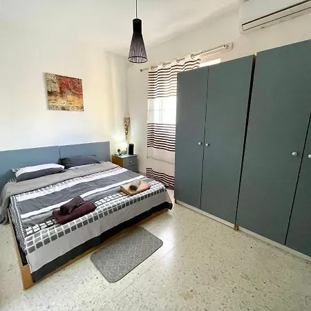 Room 5- Private Room With Ac Wifi And A Shared Bathroom Gasthuis *